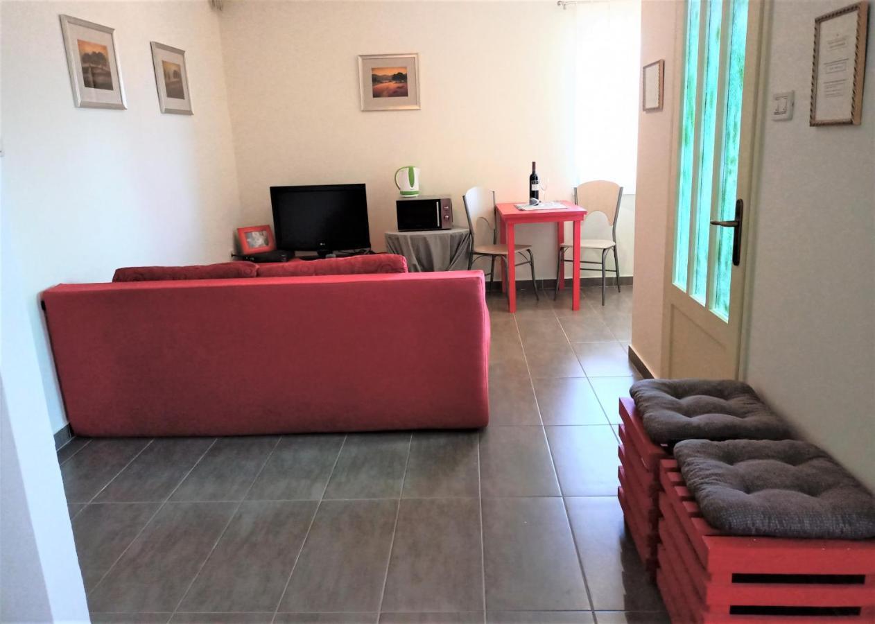 Cozy Apartment In The City Center Pula Exterior foto