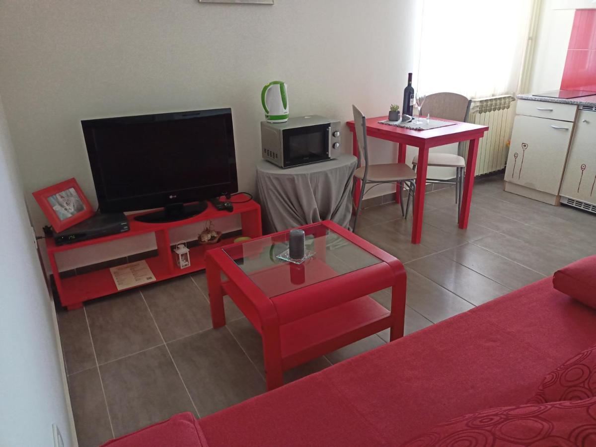 Cozy Apartment In The City Center Pula Exterior foto