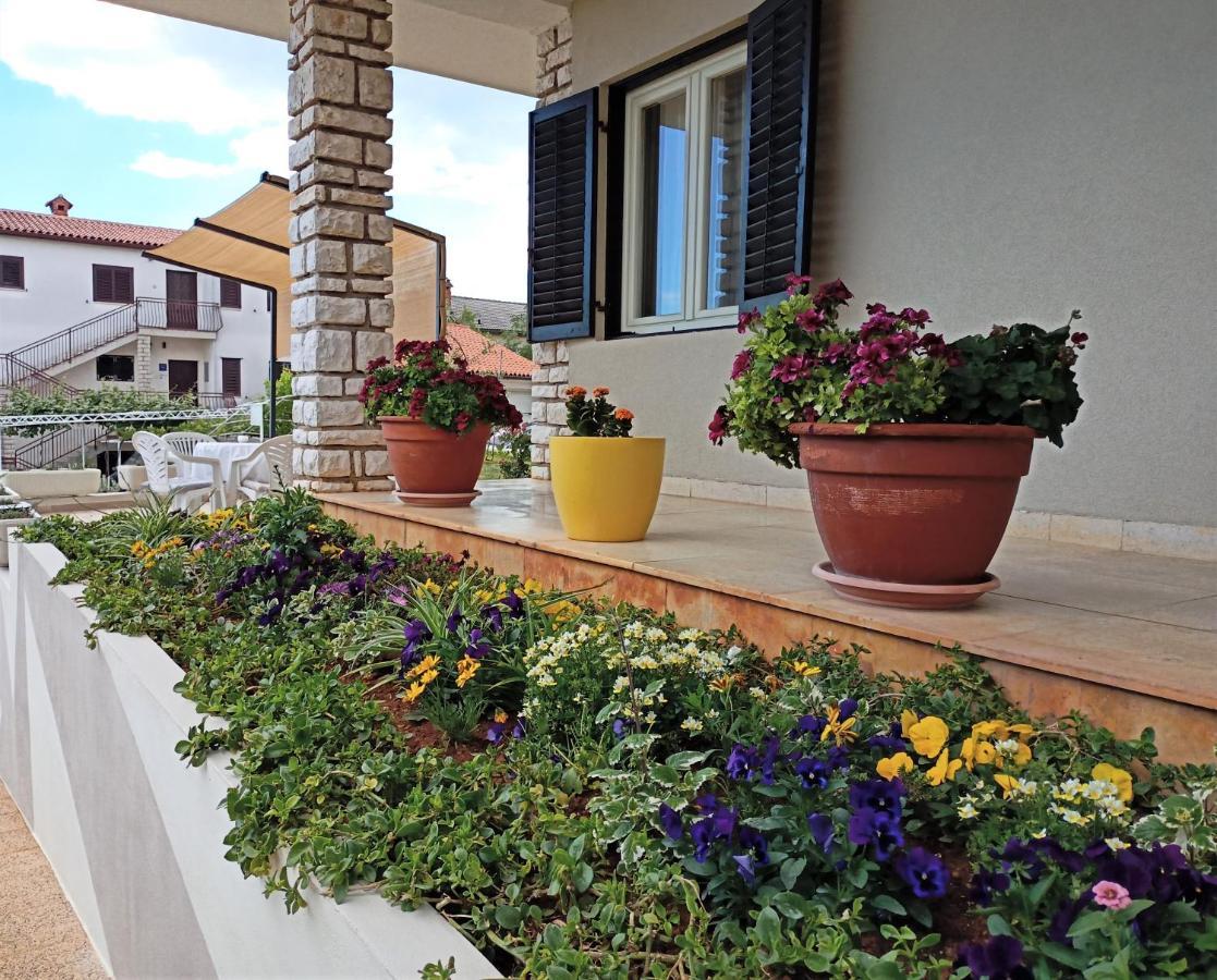 Cozy Apartment In The City Center Pula Exterior foto